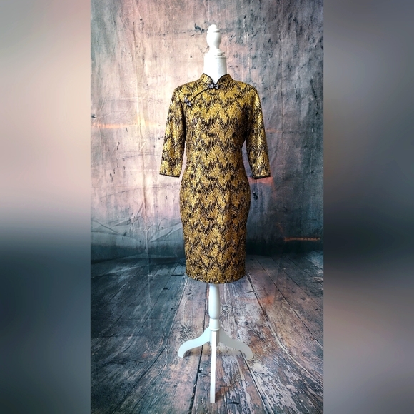 Vintage Metallic Mandarin Style Dress - Picture 2 of 9